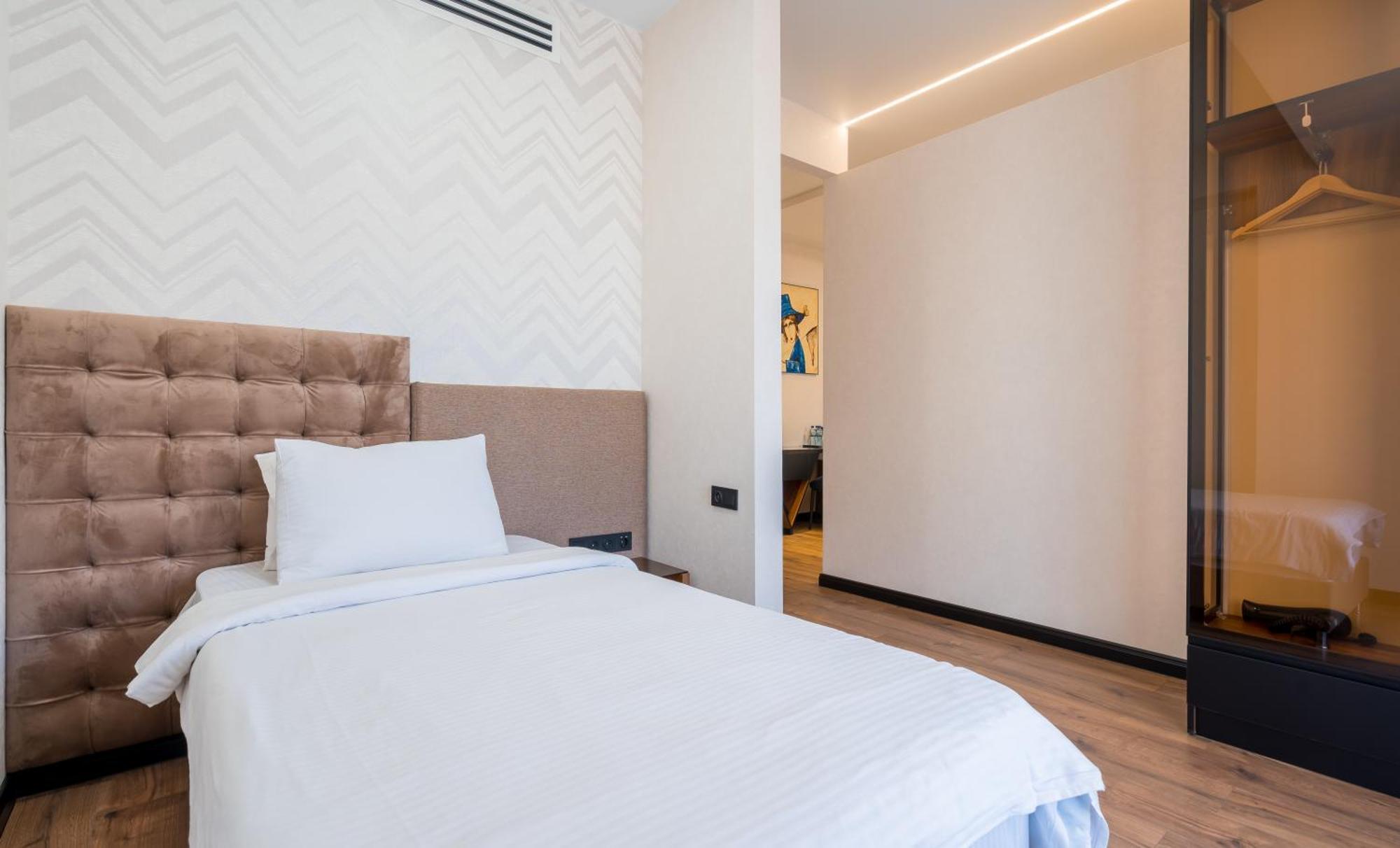 Olympus Hotel By Umbrella Tbilisi Exterior photo
